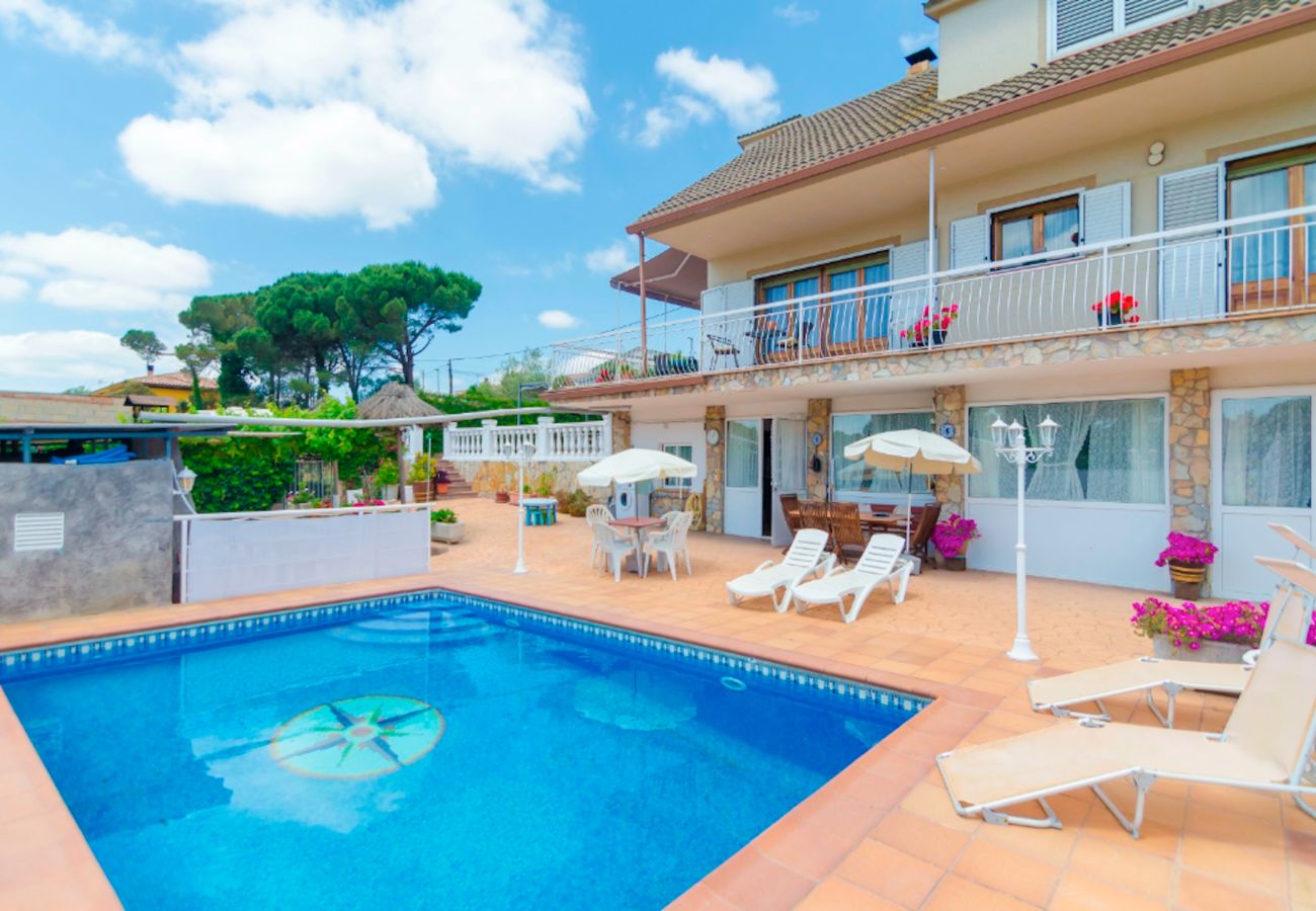 Villa à Sils - Villa relax avec piscine privée près de la Costa Brava
