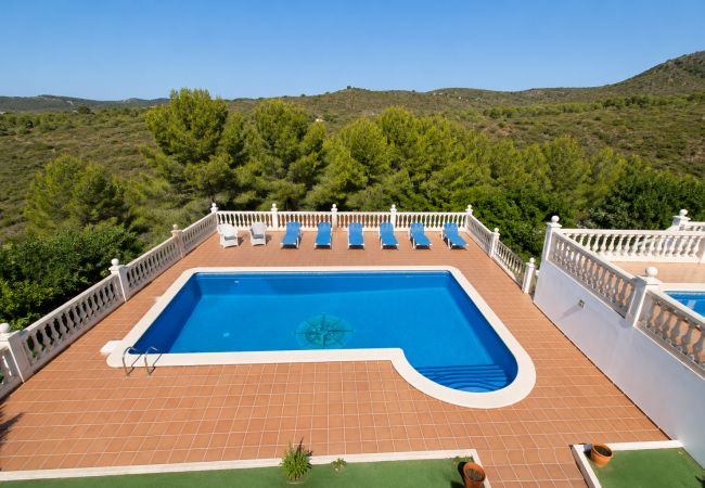 Villa à La Bisbal del Penedés - Vaste refuge de montagne avec piscine privée