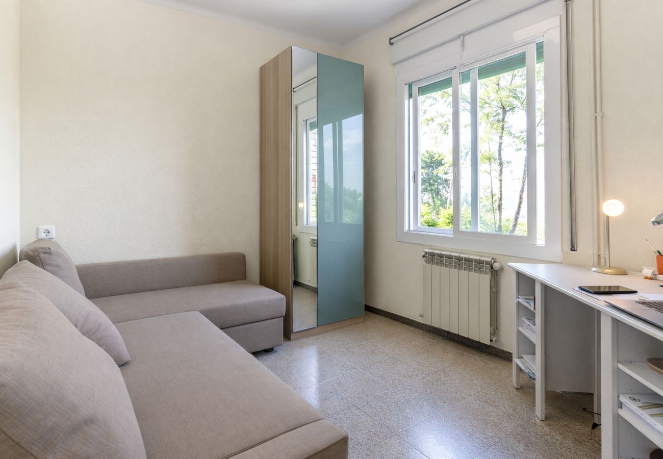 Villa in Corbera de llobregat - Elegant Mountain Villa just 30km to Barcelona