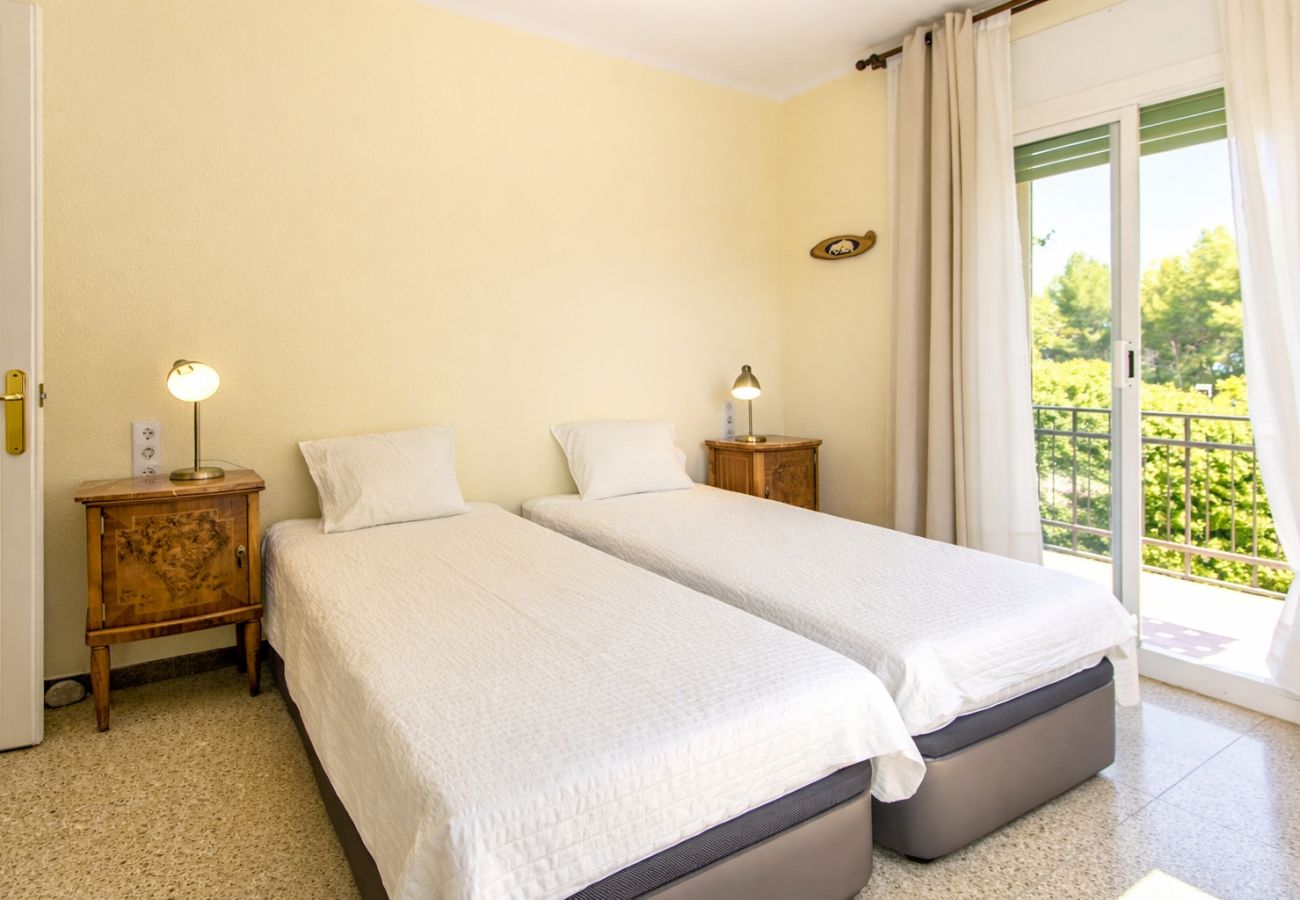 Villa in Corbera de llobregat - Elegant Mountain Villa just 30km to Barcelona