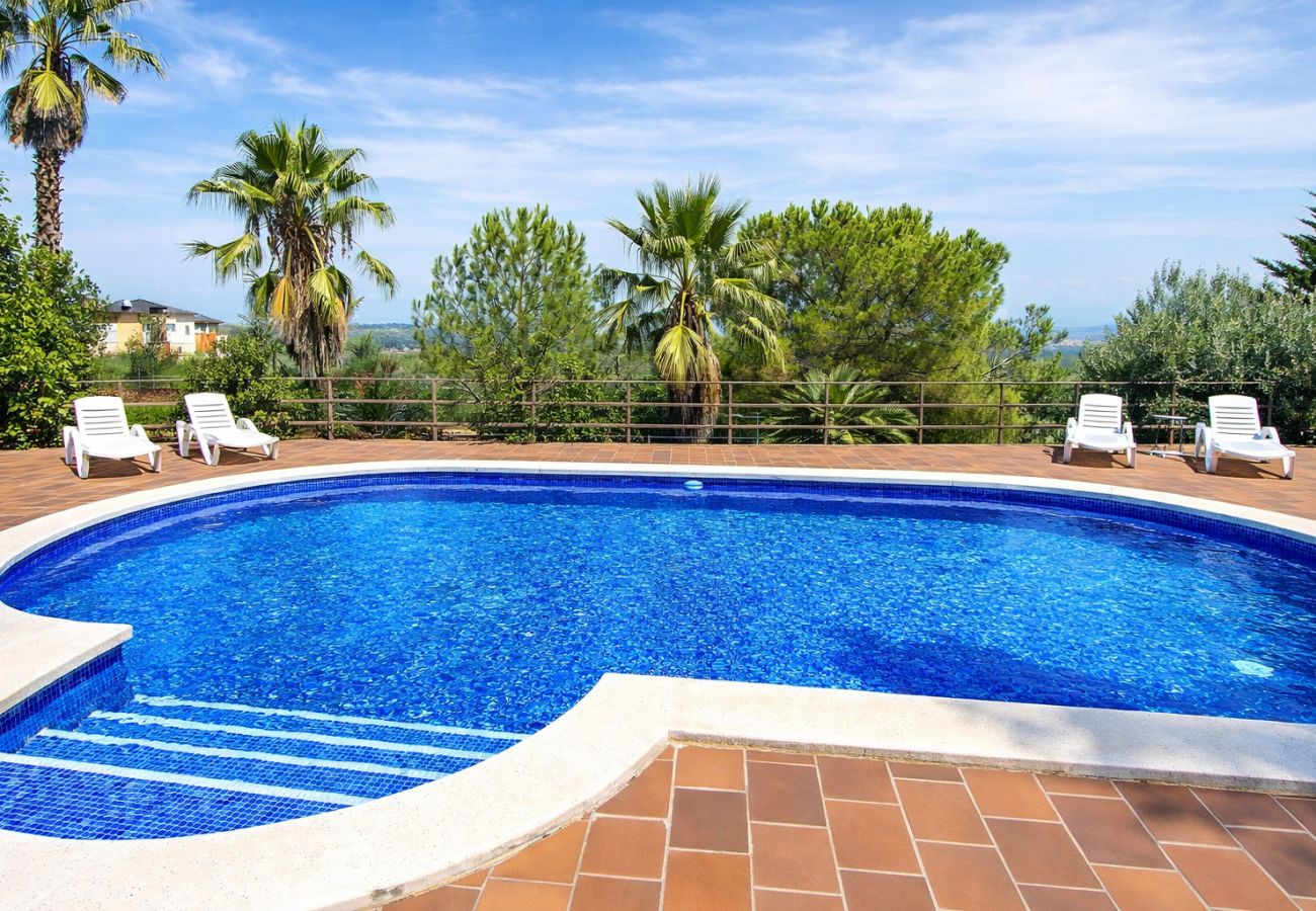 Villa in Corbera de llobregat - Elegant Mountain Villa just 30km to Barcelona