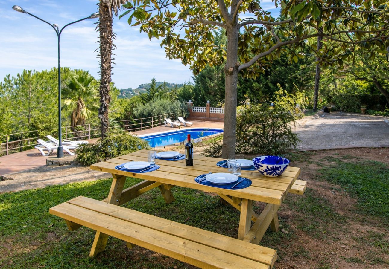 Villa in Corbera de llobregat - Elegant Mountain Villa just 30km to Barcelona