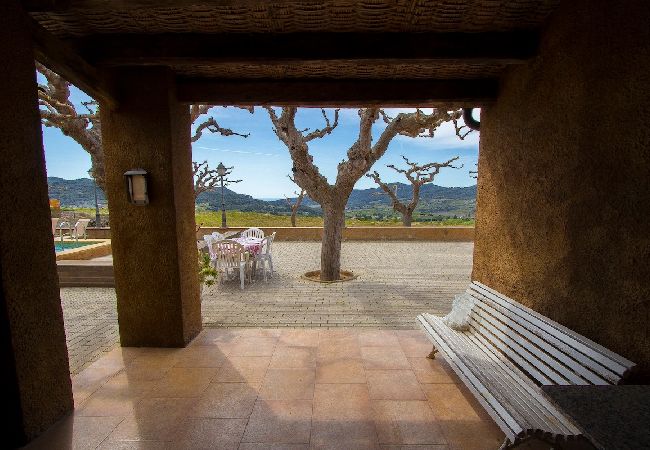 Villa in Alforja - Your own private estate just 20km from Salou! Villa in Alforja - Your own private estate just 20km from Salou!