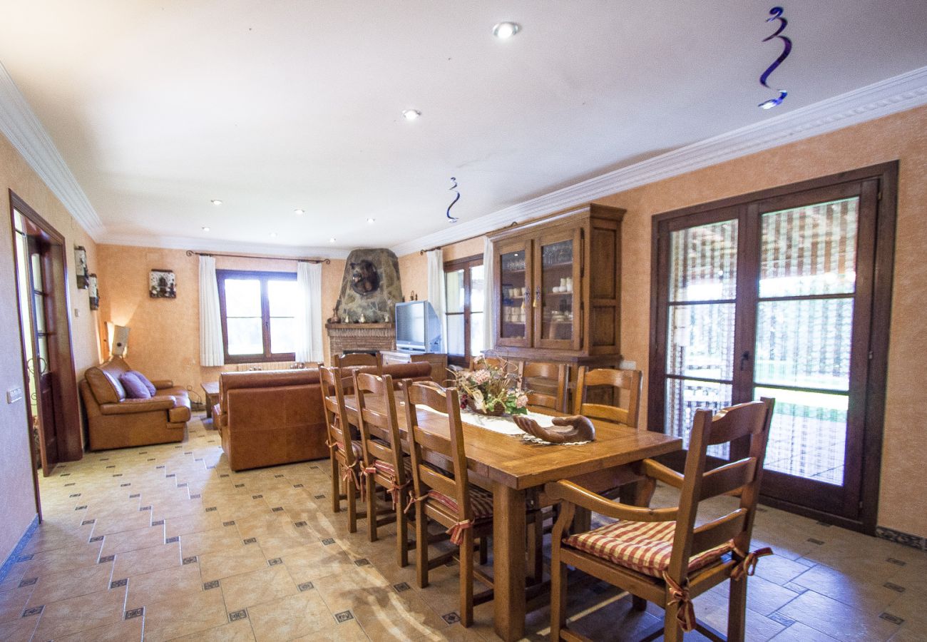 Villa in La Selva del Camp - Incredible secluded villa, just 18 km from Beach!