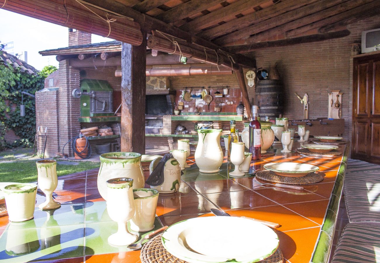 Villa in La Selva del Camp - Incredible secluded villa, just 18 km from Beach!