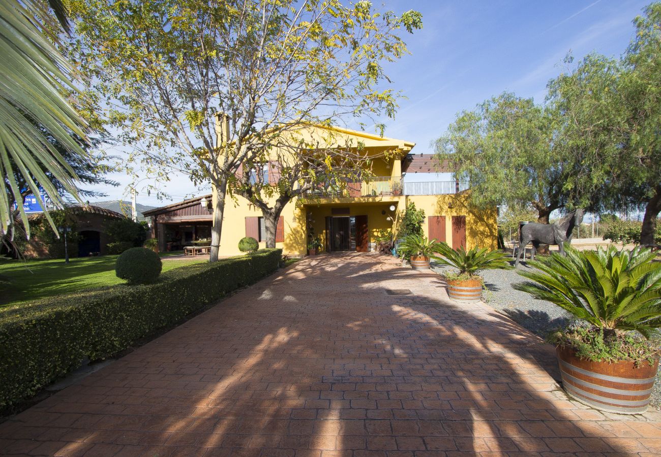 Villa in La Selva del Camp - Incredible secluded villa, just 18 km from Beach!