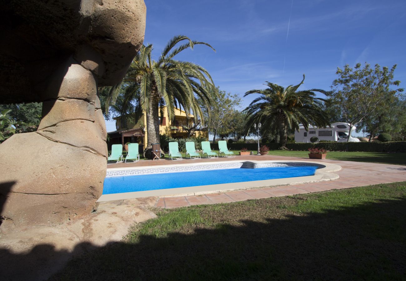 Villa in La Selva del Camp - Incredible secluded villa, just 18 km from Beach!