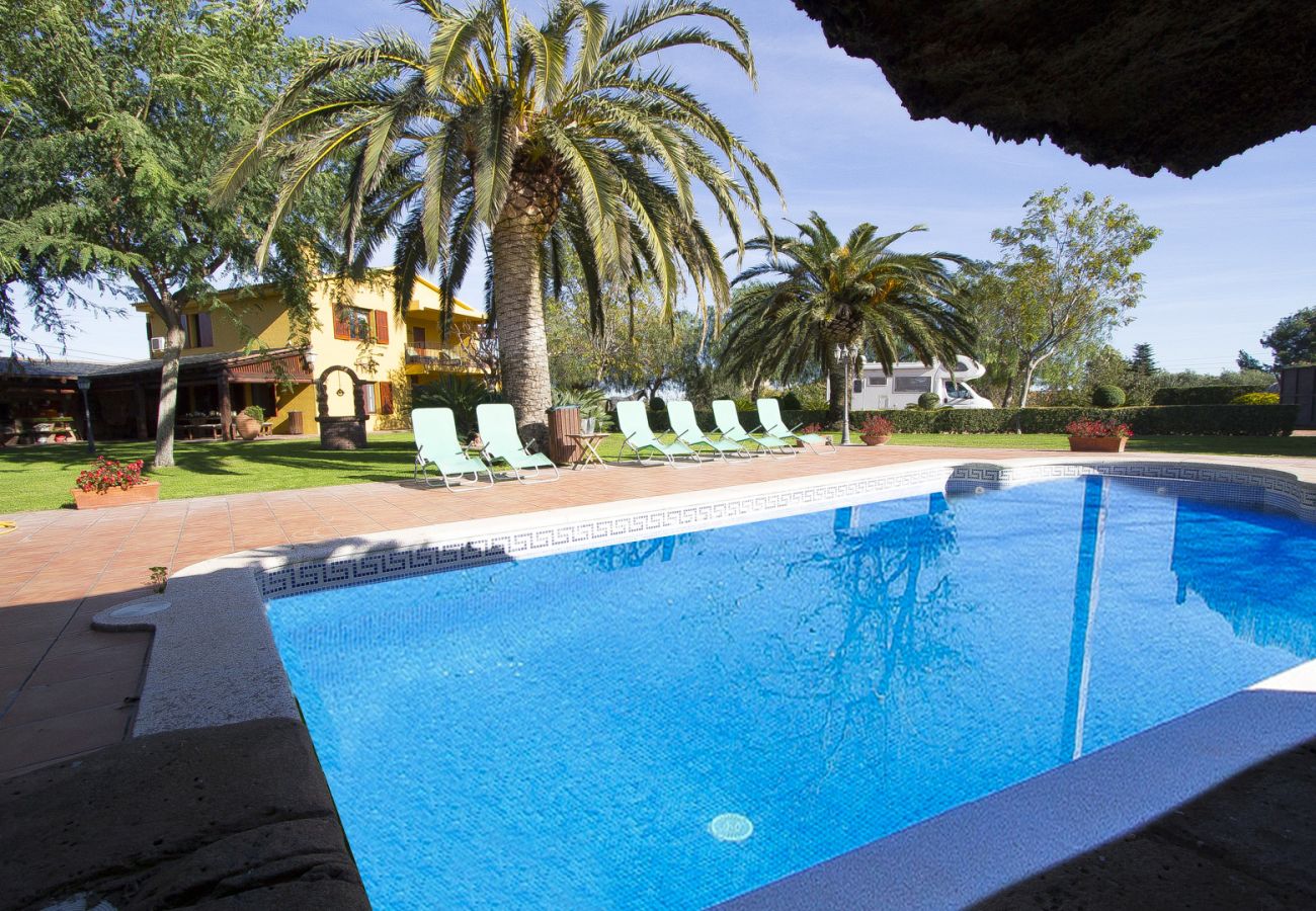 Villa in La Selva del Camp - Incredible secluded villa, just 18 km from Beach!