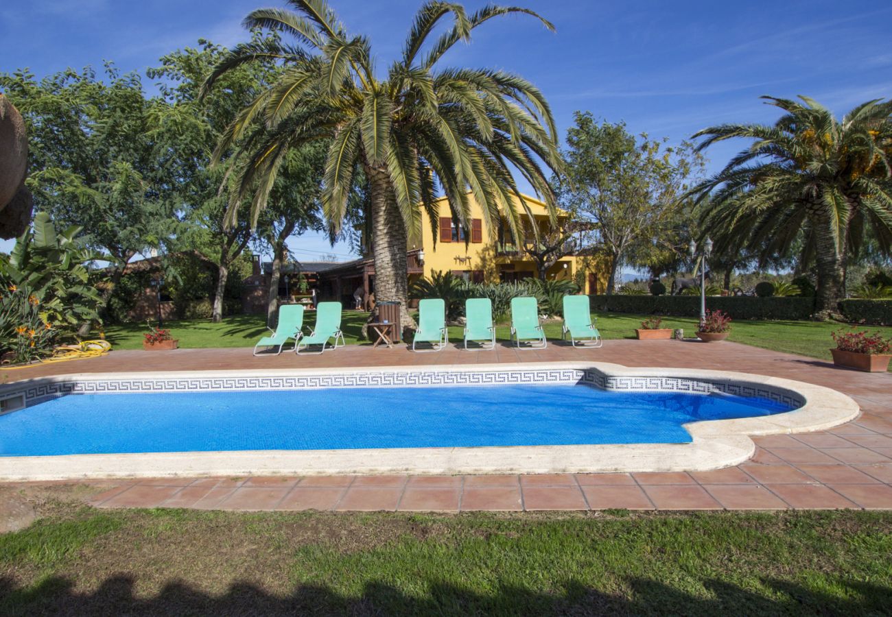 Villa in La Selva del Camp - Incredible secluded villa, just 18 km from Beach!