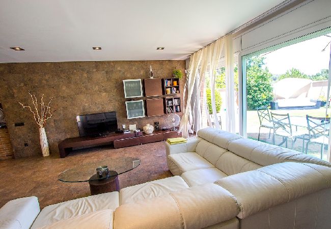 Villa in Sentmenat - Modern and spacious w/ private pool close to BCN