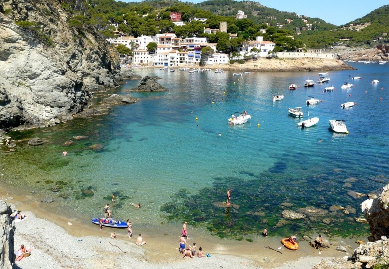 Villa in Sils - Modern Marvel - 26km to Costa Brava beaches!