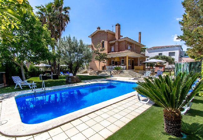 Villa/Dettached house in Sentmenat - Stunning Villa w/ private pool 33 km to Barcelona!