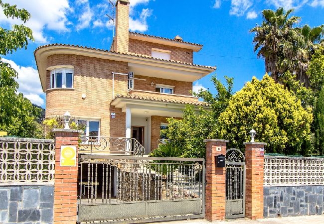 Villa in Sentmenat - Stunning Villa w/ private pool 33 km to Barcelona! Villa in Sentmenat - Stunning Villa w/ private pool 33 km to Barcelona!