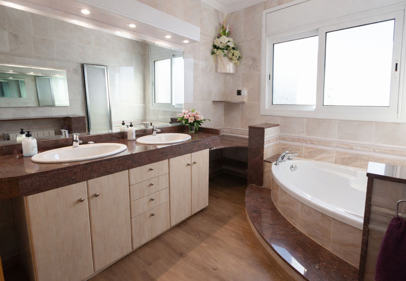 Villa in Sentmenat - Stunning Villa w/ private pool 33 km to Barcelona!