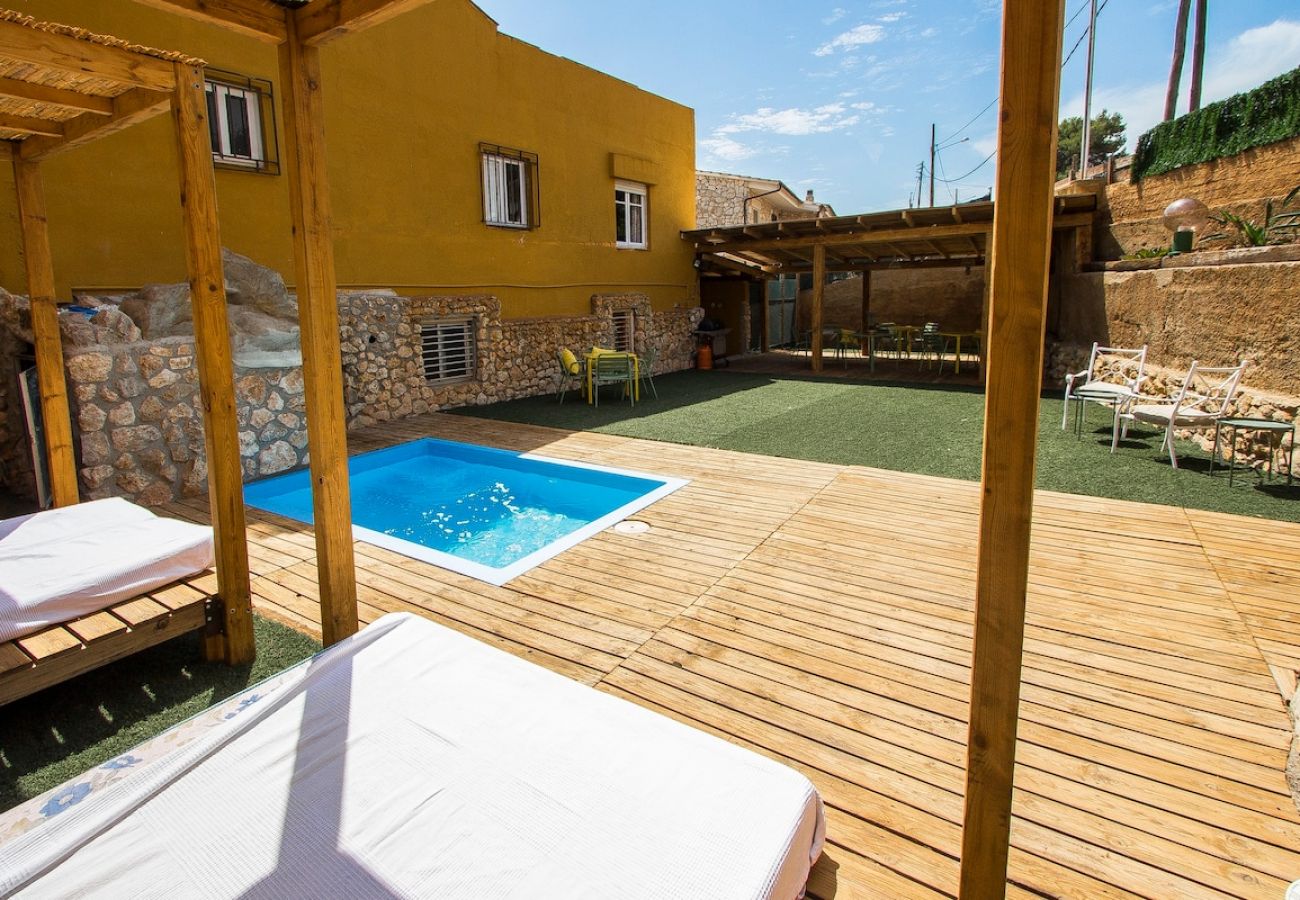 Villa in Olerdola -  Splendid Sanctuary w/ private pool 15km to Sitges!