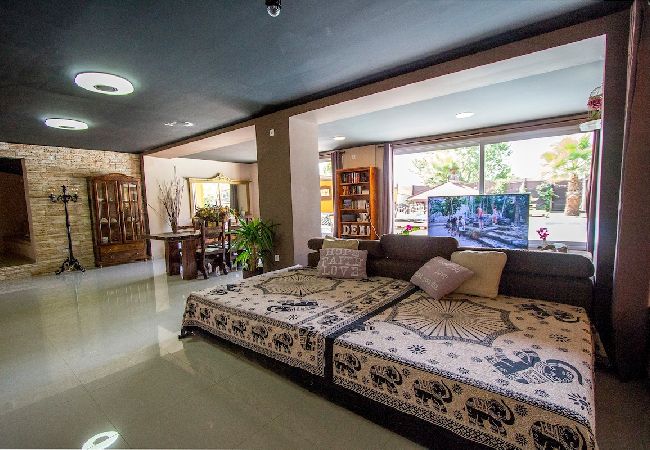 Villa in Rubí - Relax and Recharge - only 34km from Barcelona!  Villa in Rubí - Relax and Recharge - only 34km from Barcelona!