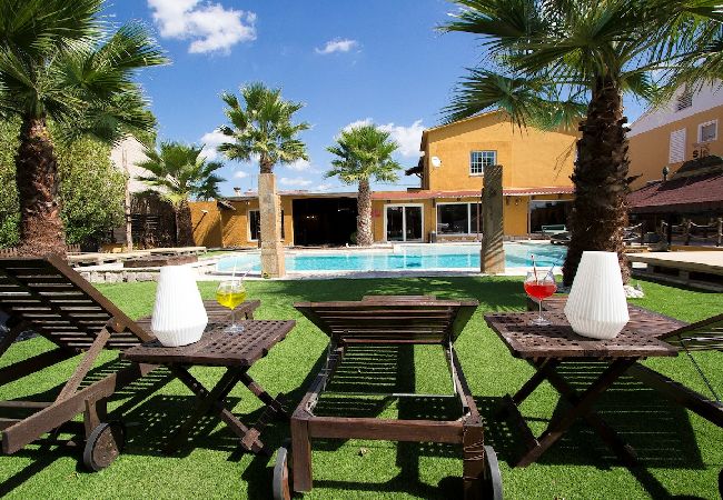 Villa in Rubí - Relax and Recharge - only 34km from Barcelona!  Villa in Rubí - Relax and Recharge - only 34km from Barcelona!
