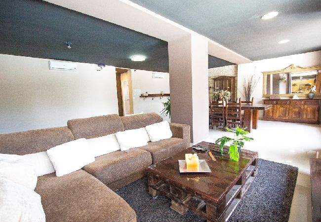 Villa in Rubí - Relax and Recharge - only 34km from Barcelona!  Villa in Rubí - Relax and Recharge - only 34km from Barcelona!