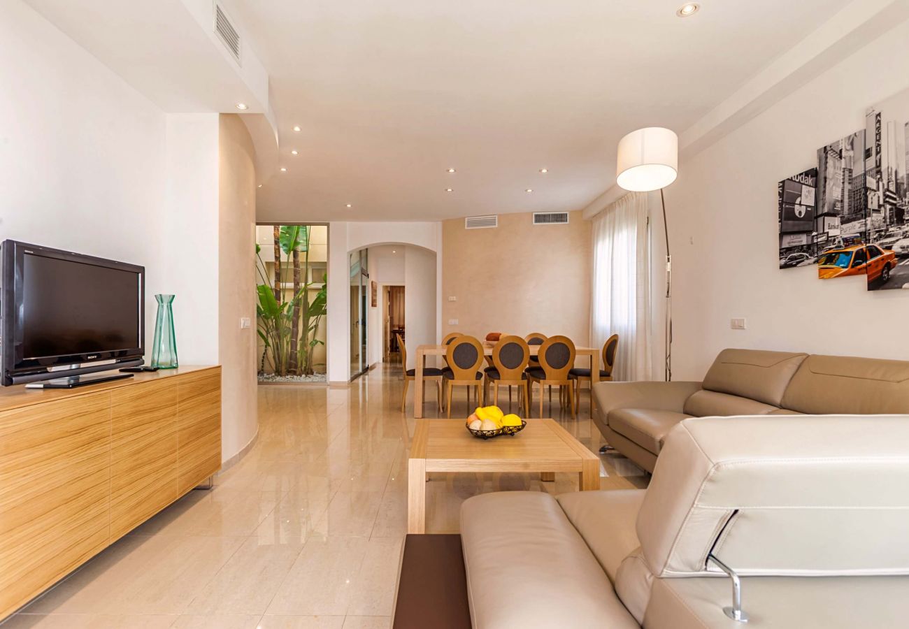 Villa in Palma de Mallorca - Lovely Mallorcan villa - only 100m to beach!