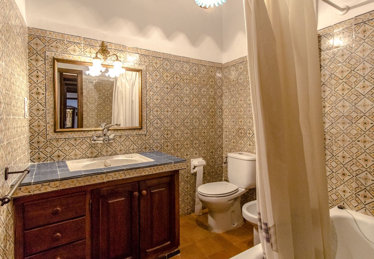 Villa in Santa Oliva - Regal Retreat with extra large pool near Sitges