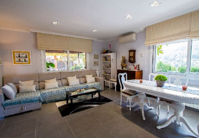 Villa in Torrelles de Llobregat - Mountain escape w/ amazing views just 25km to BCN! Villa in Torrelles de Llobregat - Mountain escape w/ amazing views just 25km to BCN!