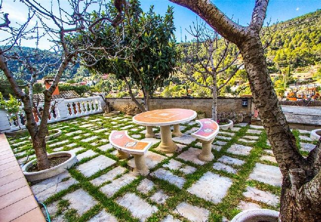 Villa in Torrelles de Llobregat - Mountain escape w/ amazing views just 25km to BCN! Villa in Torrelles de Llobregat - Mountain escape w/ amazing views just 25km to BCN!