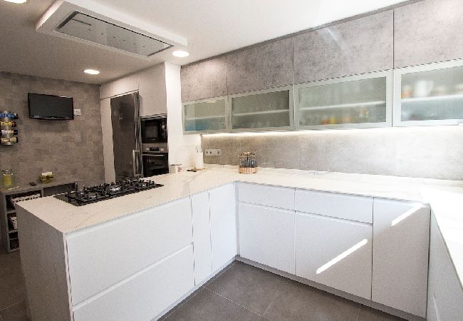 Villa in Torrelles de Llobregat - Mountain escape w/ amazing views just 25km to BCN! Villa in Torrelles de Llobregat - Mountain escape w/ amazing views just 25km to BCN!