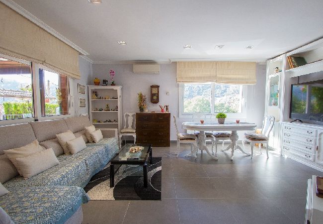 Villa in Torrelles de Llobregat - Mountain escape w/ amazing views just 25km to BCN! Villa in Torrelles de Llobregat - Mountain escape w/ amazing views just 25km to BCN!