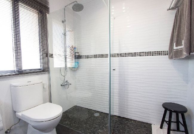 Villa in Torrelles de Llobregat - Mountain escape w/ amazing views just 25km to BCN! Villa in Torrelles de Llobregat - Mountain escape w/ amazing views just 25km to BCN!