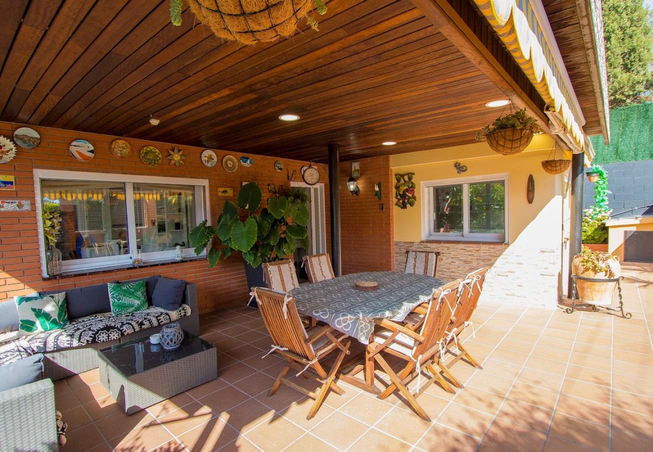 Villa in Torrelles de Llobregat - Mountain escape w/ amazing views just 25km to BCN!