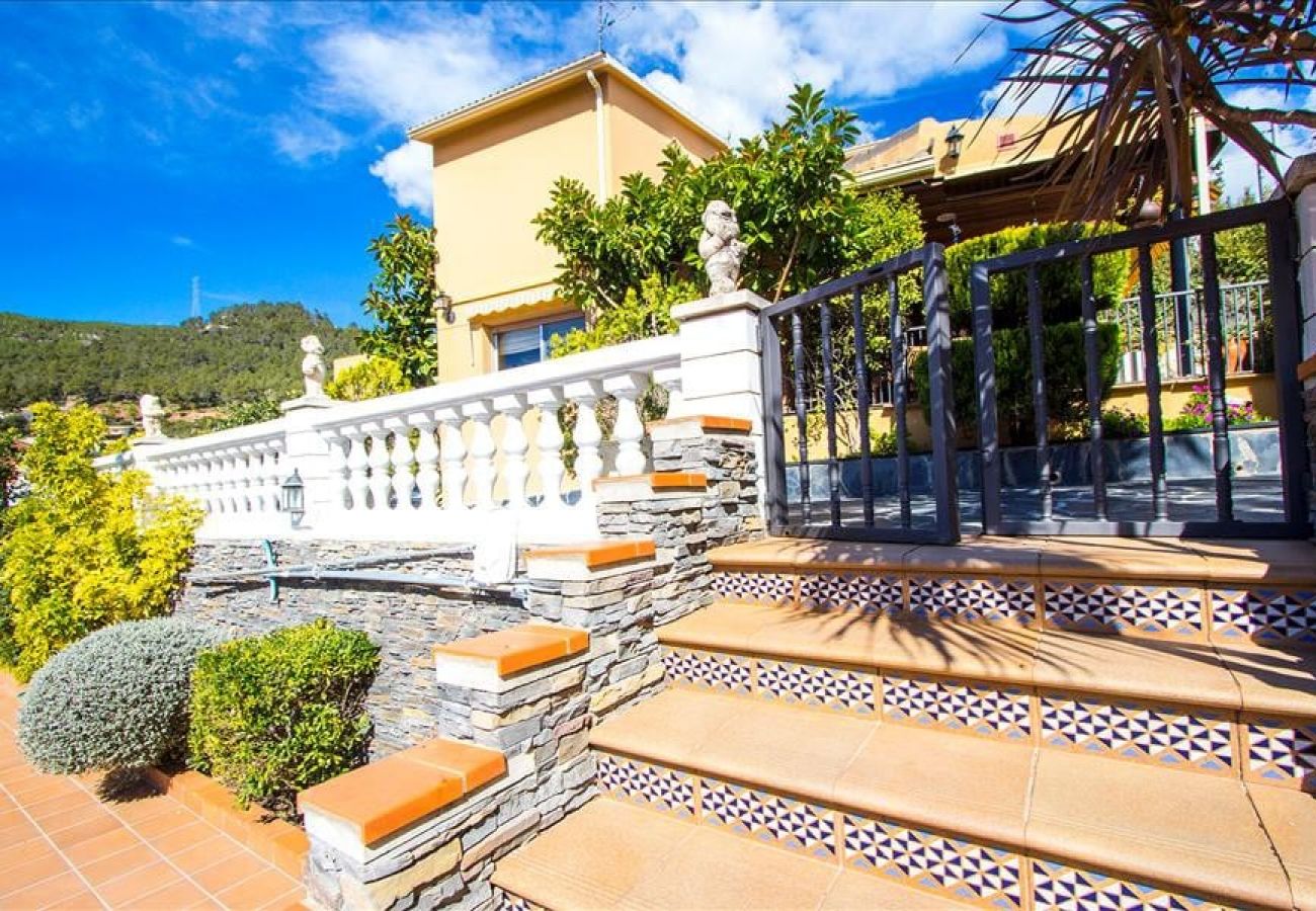 Villa in Torrelles de Llobregat - Mountain escape w/ amazing views just 25km to BCN!