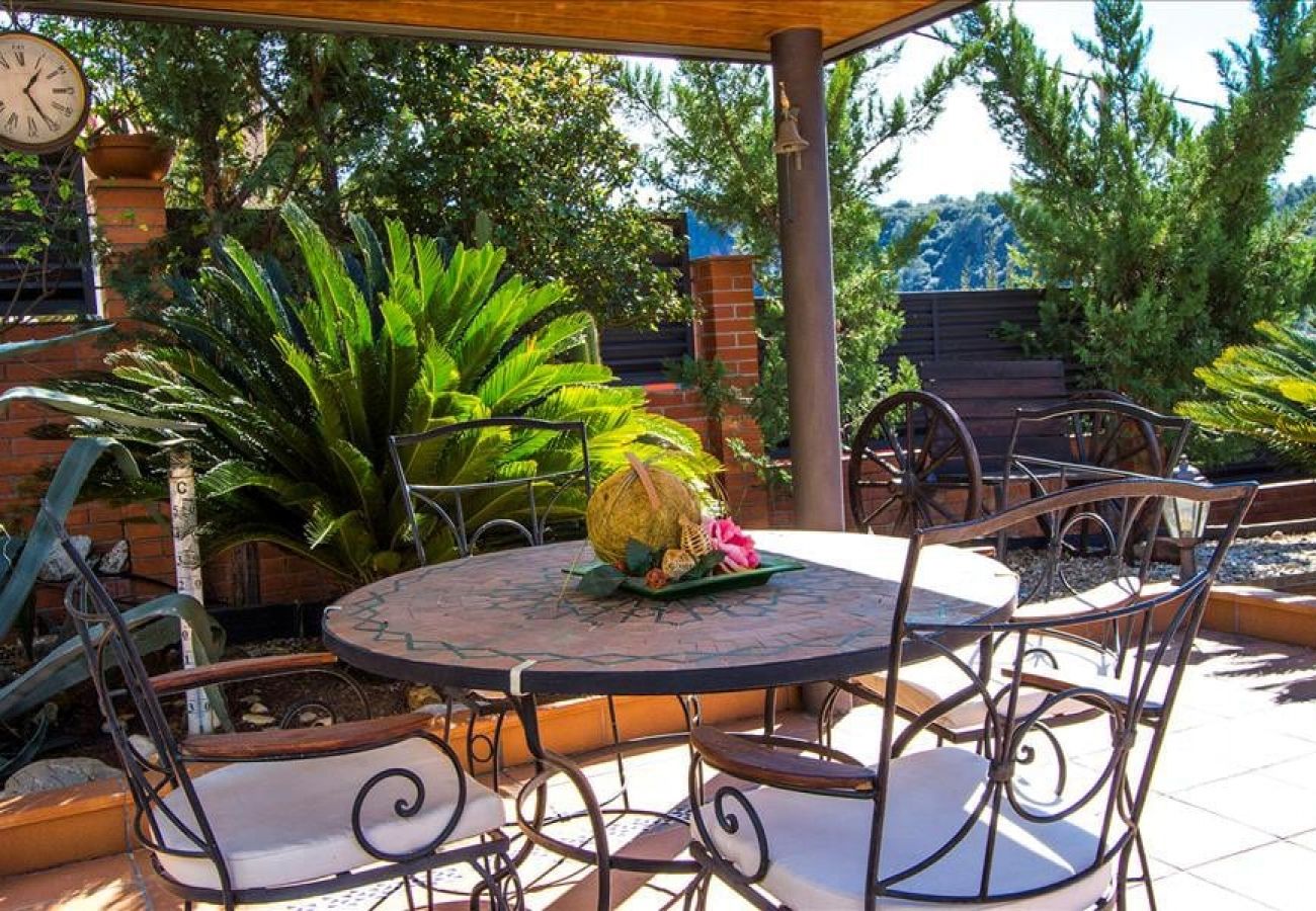 Villa in Torrelles de Llobregat - Mountain escape w/ amazing views just 25km to BCN!