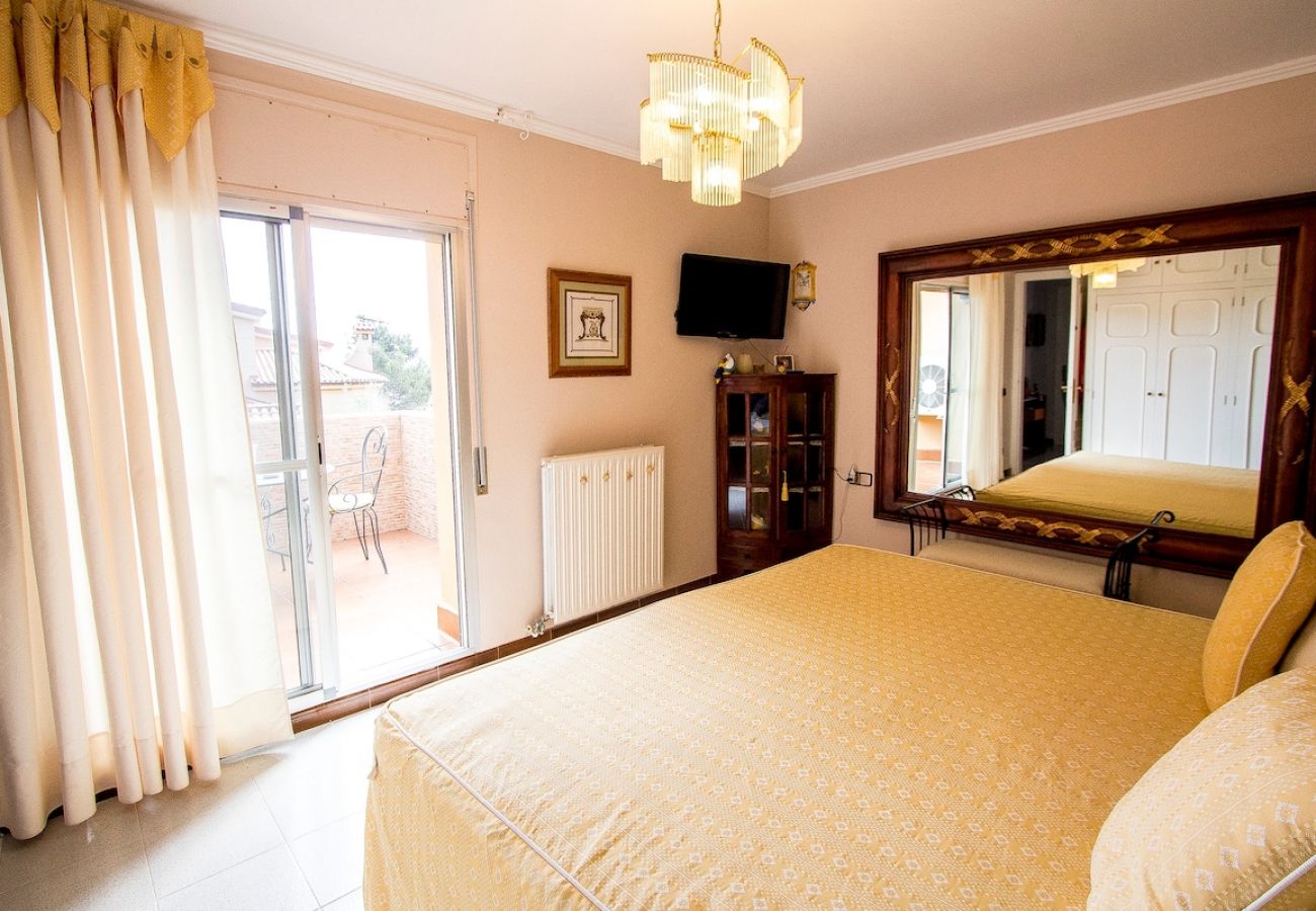 Villa in Torrelles de Llobregat - Mountain escape w/ amazing views just 25km to BCN!