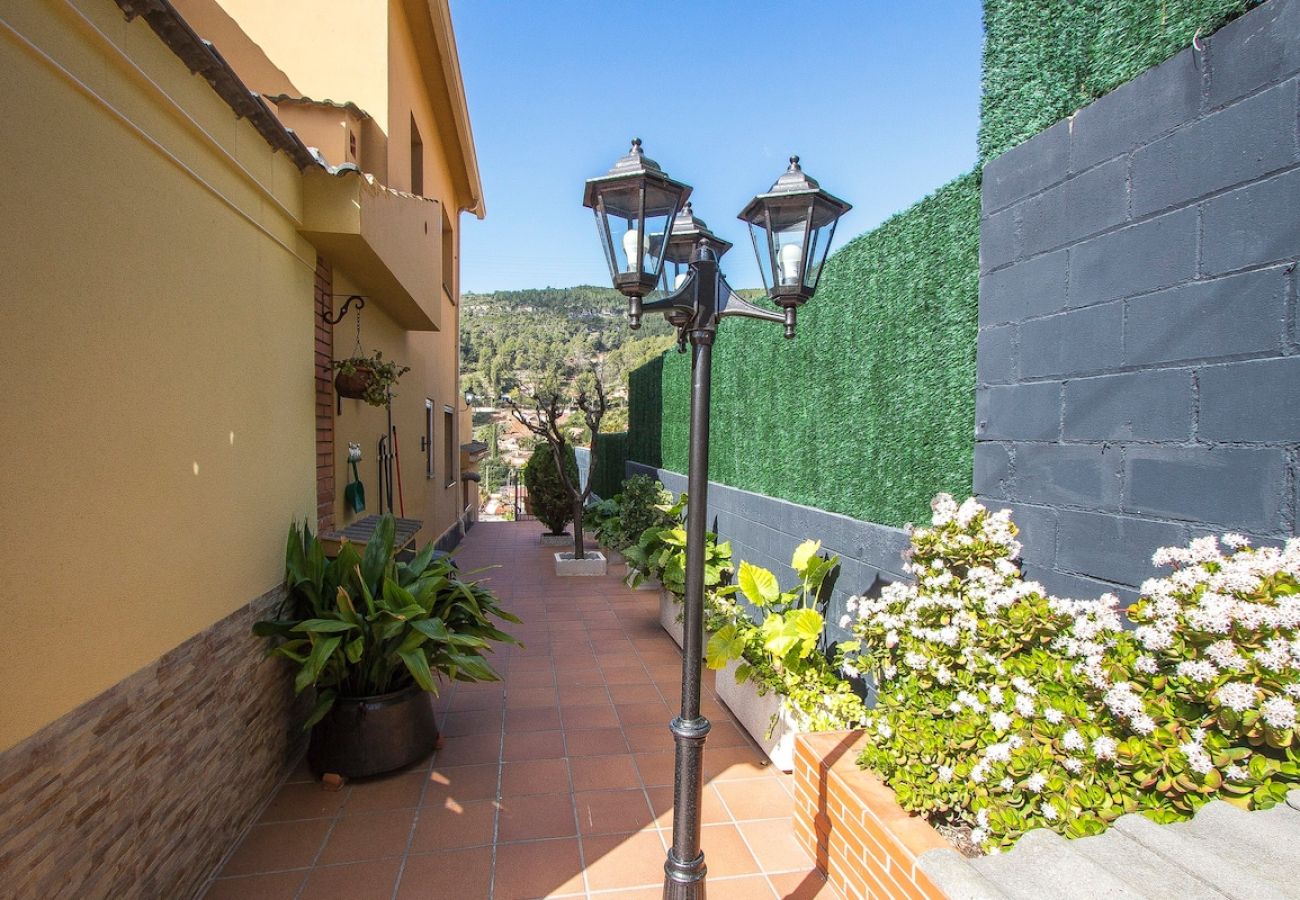 Villa in Torrelles de Llobregat - Mountain escape w/ amazing views just 25km to BCN!