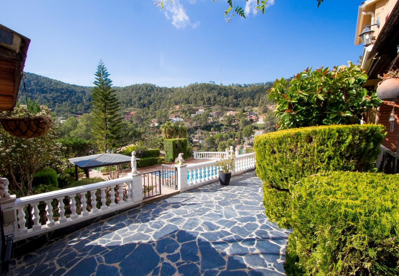 Villa in Torrelles de Llobregat - Mountain escape w/ amazing views just 25km to BCN!