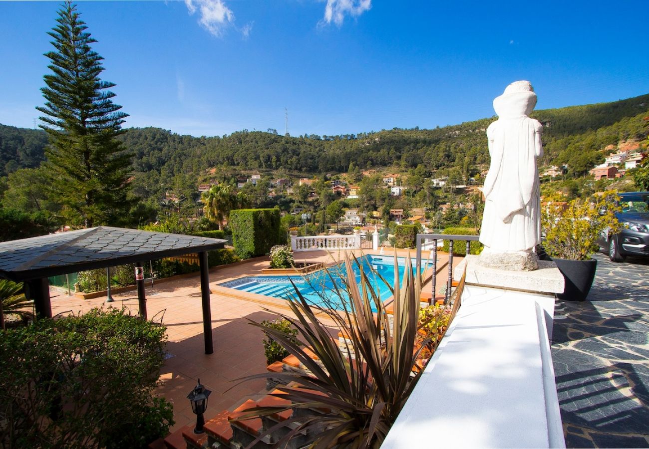 Villa in Torrelles de Llobregat - Mountain escape w/ amazing views just 25km to BCN!