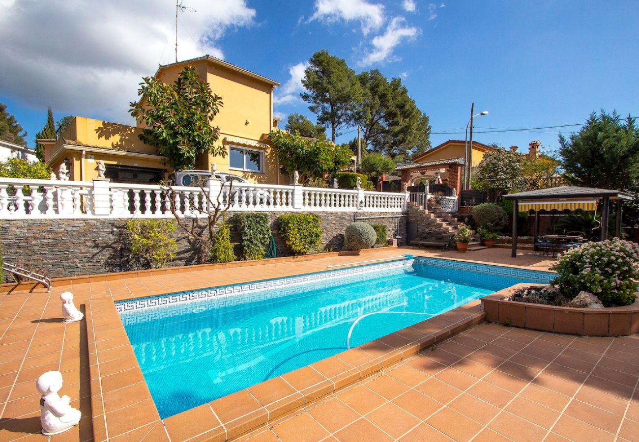 Villa in Torrelles de Llobregat - Mountain escape w/ amazing views just 25km to BCN!