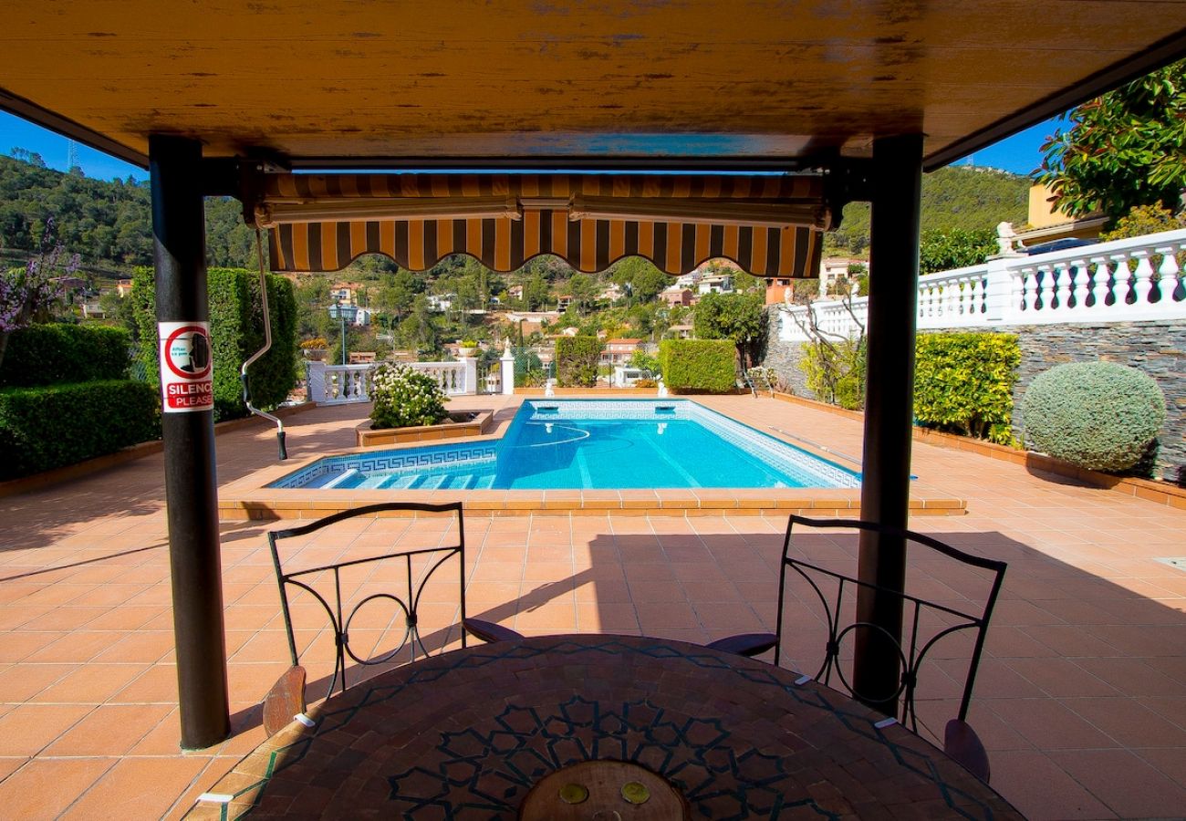 Villa in Torrelles de Llobregat - Mountain escape w/ amazing views just 25km to BCN!