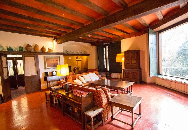 Villa in Castellar del Vallés - Heavenly Haven for 16 pax - 30km from Barcelona! Villa in Castellar del Vallés - Heavenly Haven for 16 pax - 30km from Barcelona!