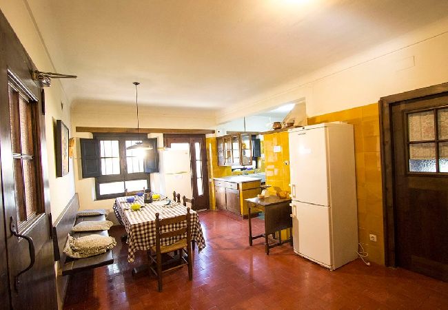 Villa in Castellar del Vallés - Heavenly Haven for 16 pax - 30km from Barcelona! Villa in Castellar del Vallés - Heavenly Haven for 16 pax - 30km from Barcelona!