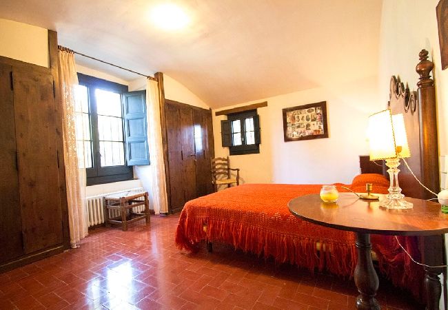 Villa in Castellar del Vallés - Heavenly Haven for 16 pax - 30km from Barcelona! Villa in Castellar del Vallés - Heavenly Haven for 16 pax - 30km from Barcelona!