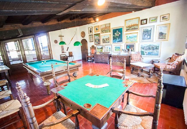 Villa in Castellar del Vallés - Heavenly Haven for 16 pax - 30km from Barcelona! Villa in Castellar del Vallés - Heavenly Haven for 16 pax - 30km from Barcelona!