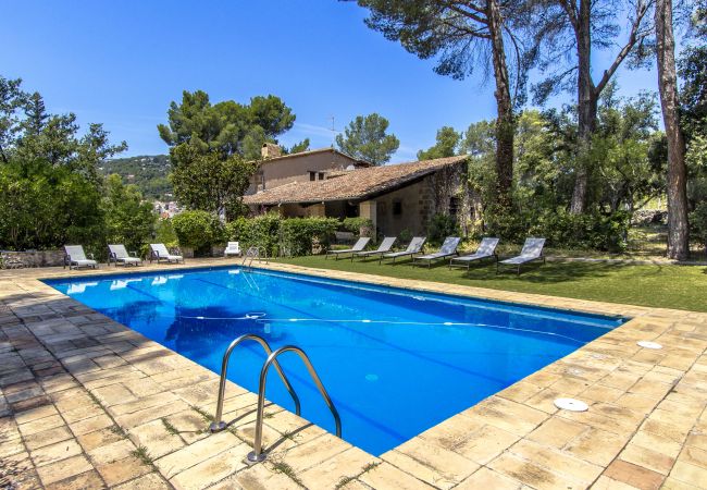 Villa/Dettached house in Castellar del Vallés - Heavenly Haven for 16 pax - 30km from Barcelona!
