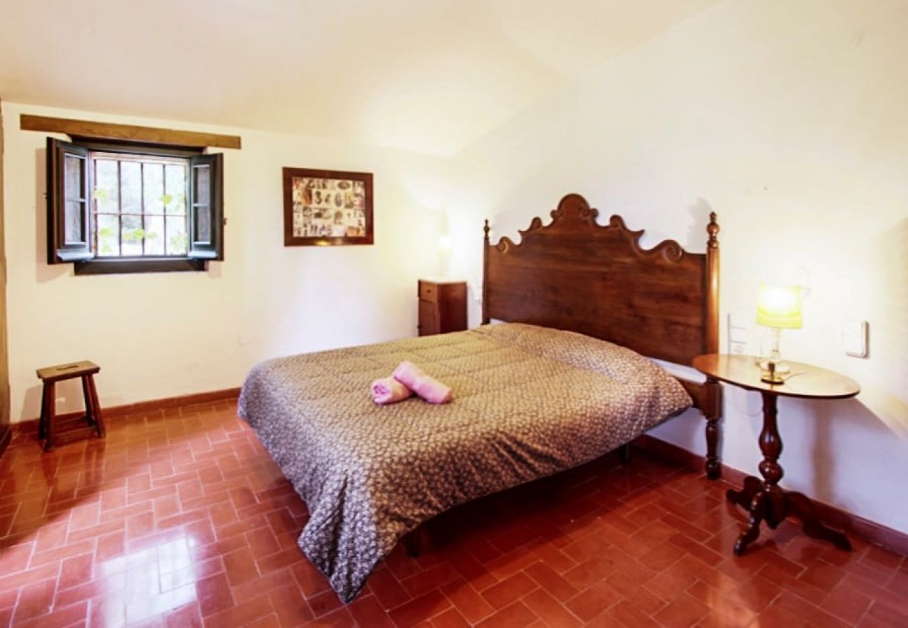 Villa in Castellar del Vallés - Heavenly Haven for 16 pax - 30km from Barcelona!