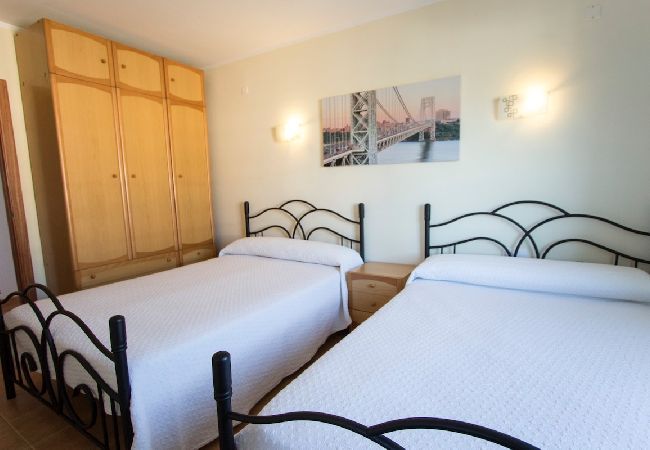 Villa in Sils - Villa Sils: Tranquil Costa Brava Retreat with private suite!