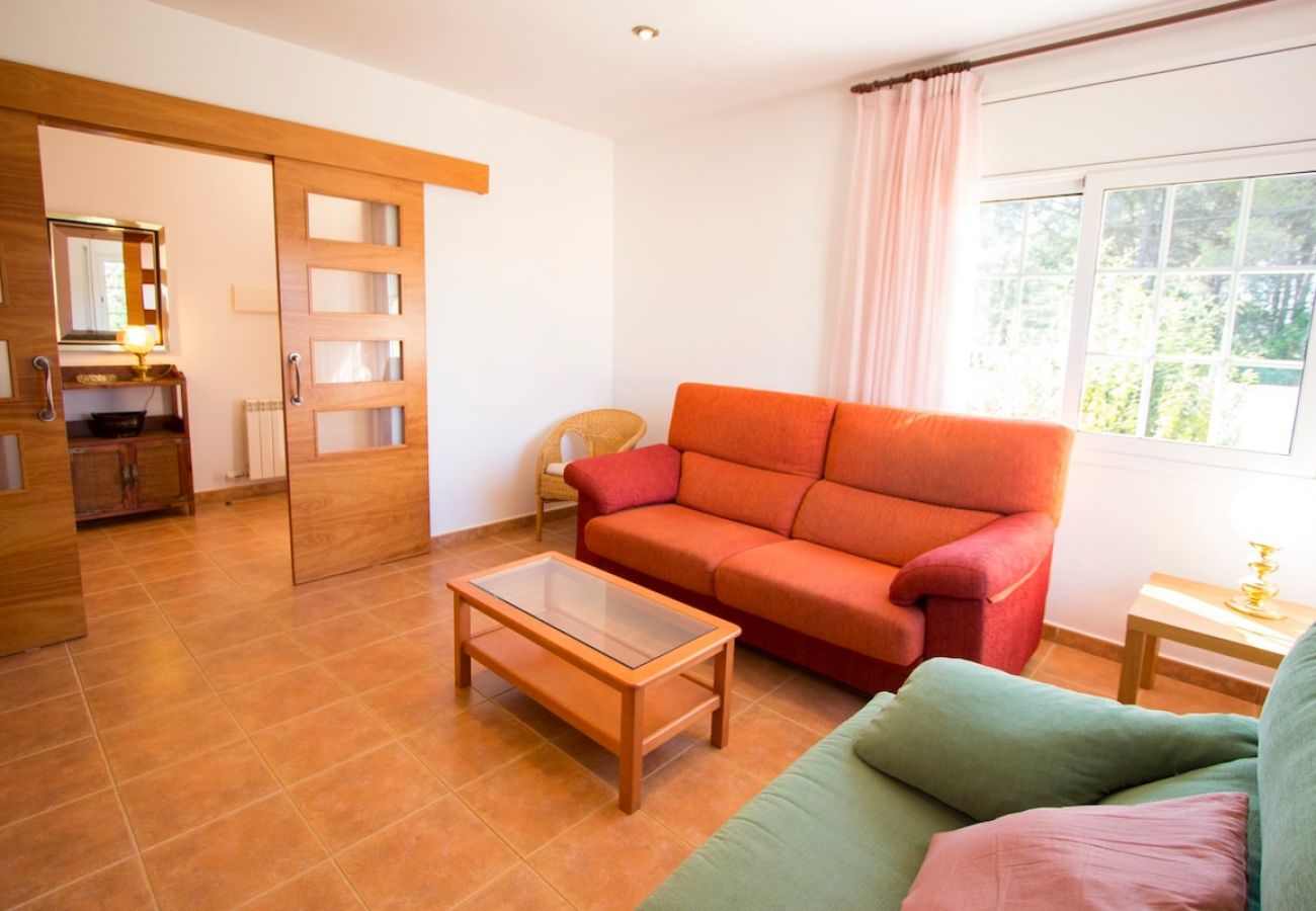 Villa in Sils - Tranquil Costa Brava Retreat with private suite!