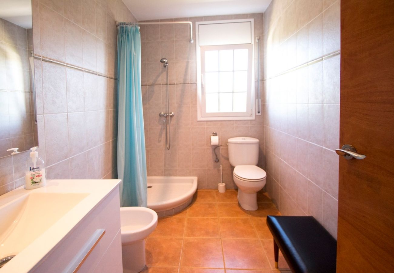 Villa in Sils - Tranquil Costa Brava Retreat with private suite!