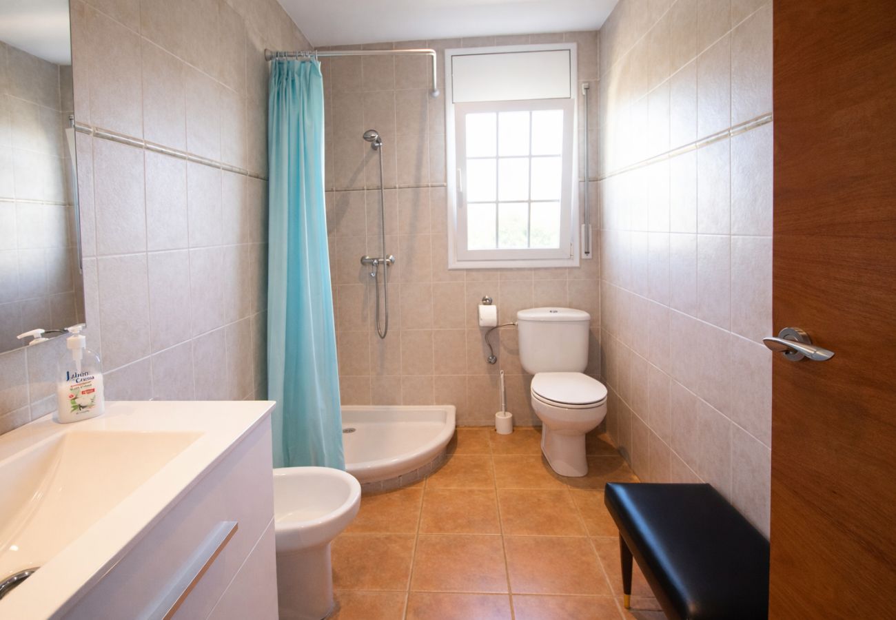 Villa in Sils - Tranquil Costa Brava Retreat with private suite!