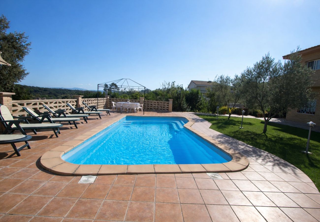 Villa in Sils - Tranquil Costa Brava Retreat with private suite!