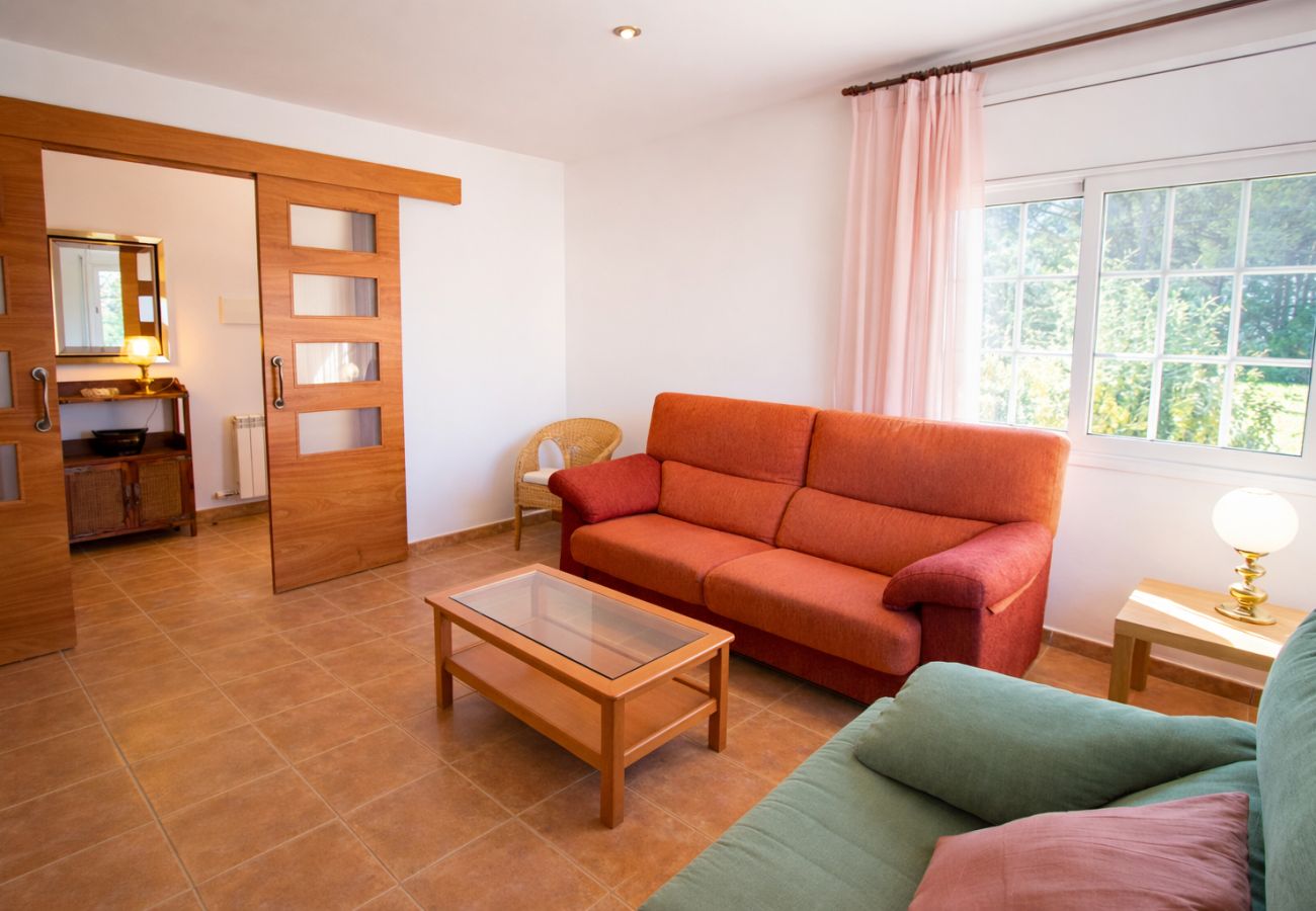 Villa in Sils - Tranquil Costa Brava Retreat with private suite!